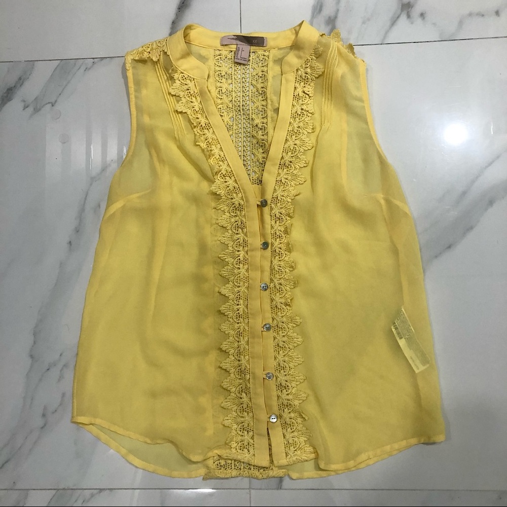 FOREVER 21 Sleeveless blouse